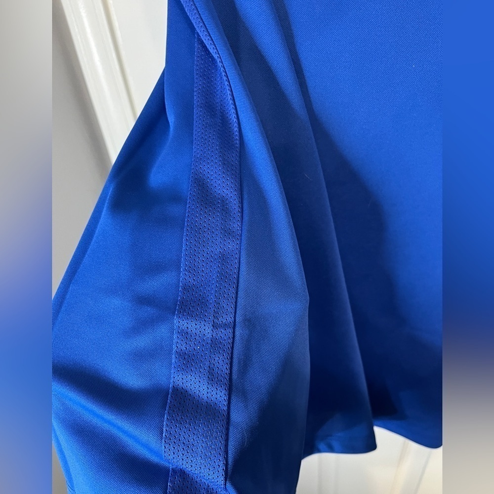 Nike Dri-Fit Vented Tee - Picture 6 of 6